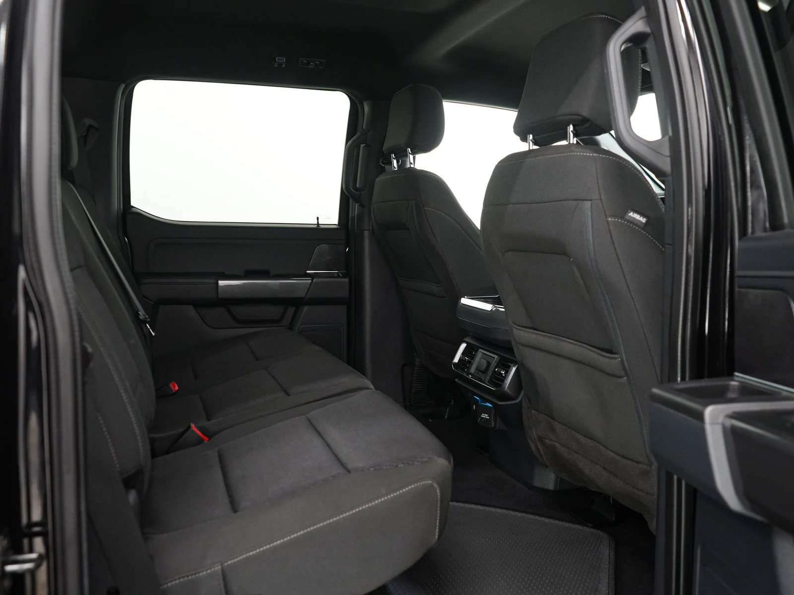 Used 2023 Agate Black Metallic Ford XLT image 13