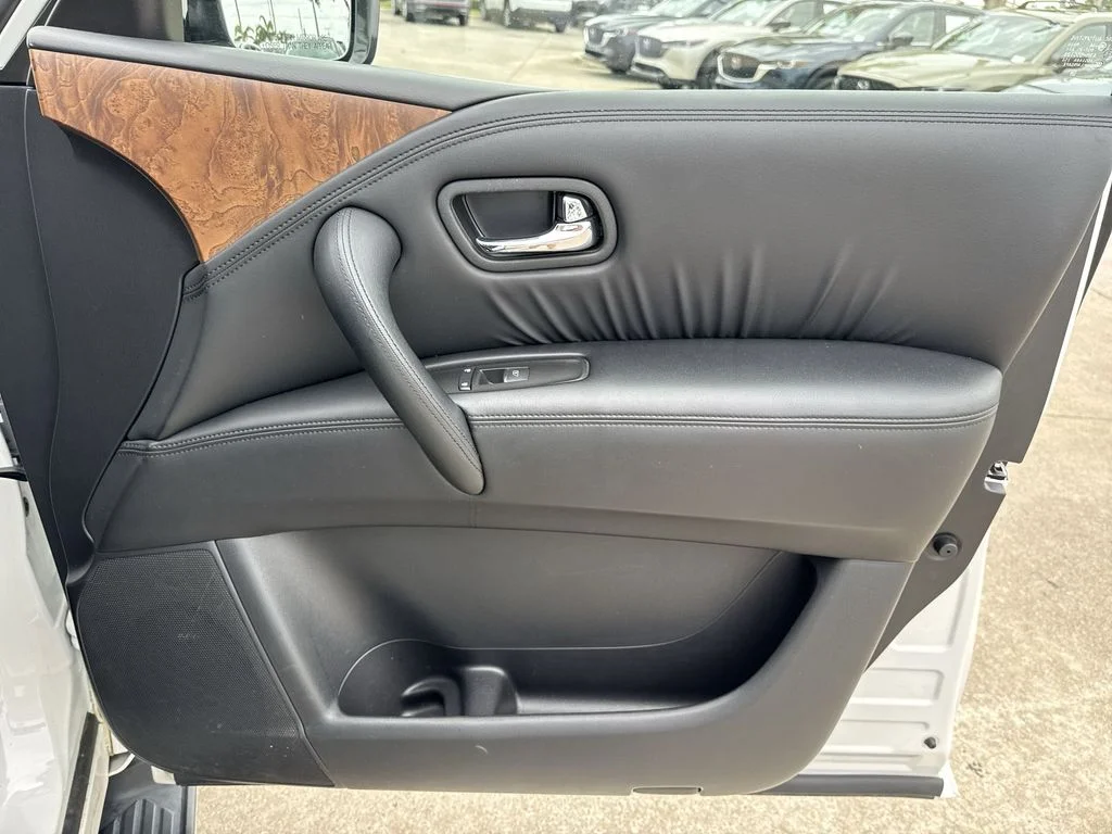 Used 2024 Aspen White Nissan SL image 43