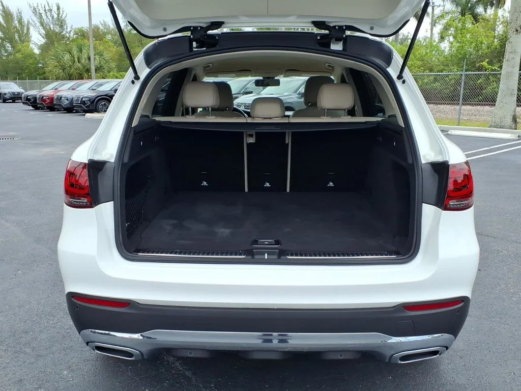 Used 2021 Polar White Mercedes-Benz GLC 300 image 13