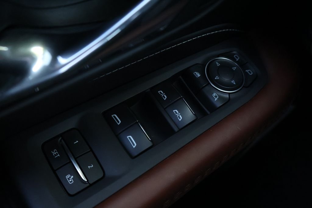 2024 GMC Yukon Denali Ultimate - Photo 40