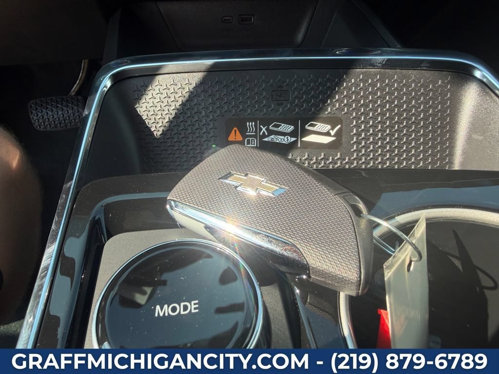 2027 Chevrolet Equinox LT - Photo 20