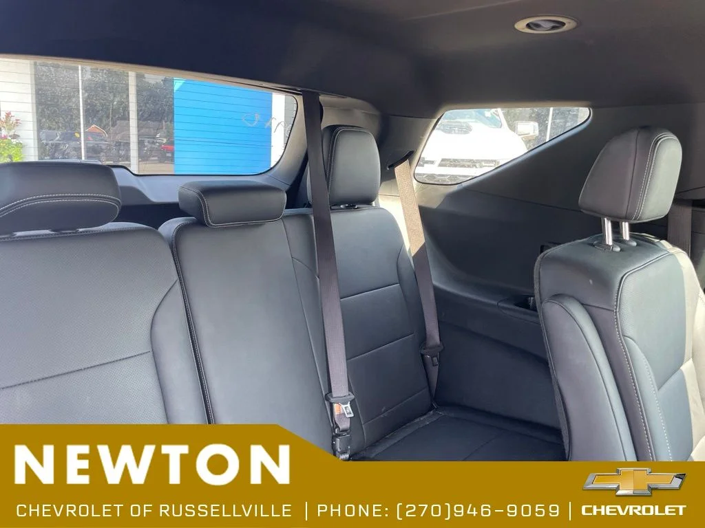 Used 2025 Black Metallic Chevrolet LT image 10