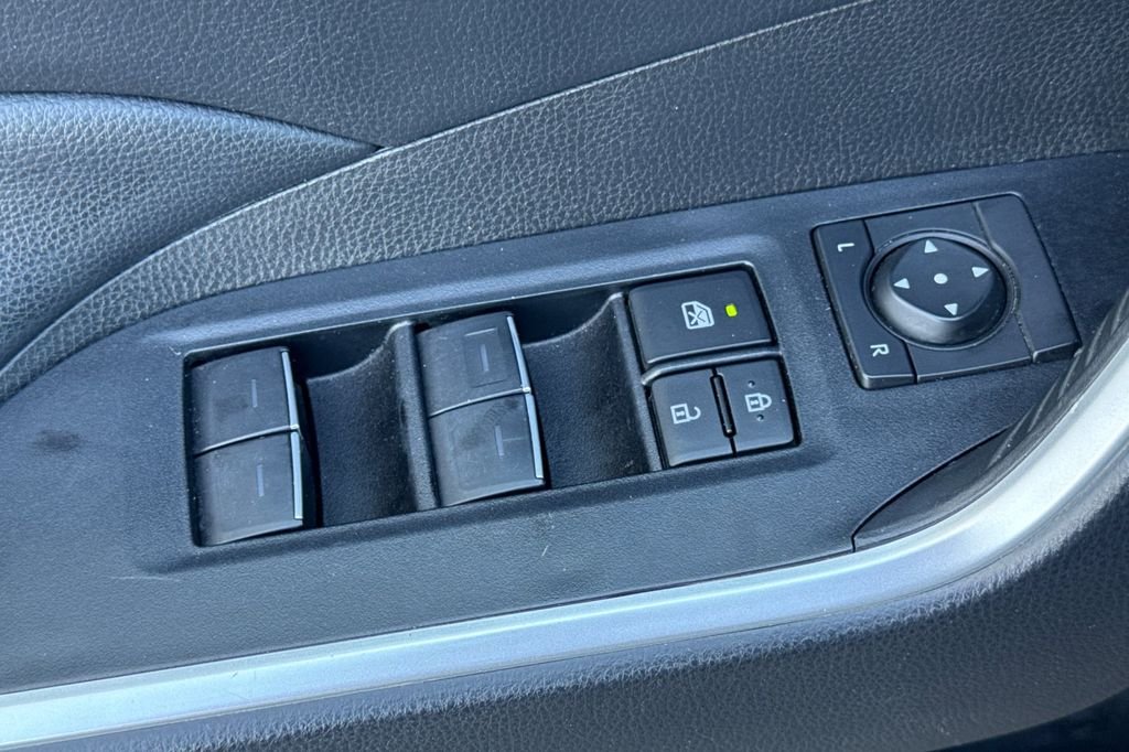 Used 2025  Toyota XLE image 14