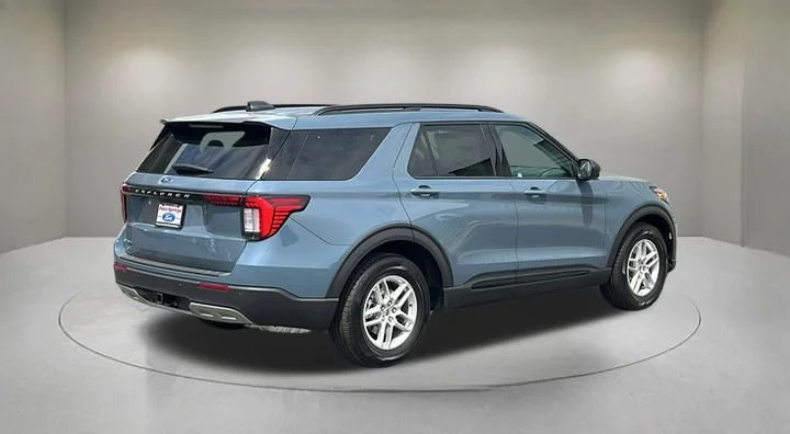 New 2026 Vapor Blue Metallic Ford Active image 5