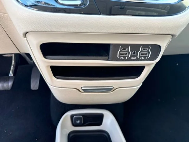 Used 2023 Black Chrysler LX image 21