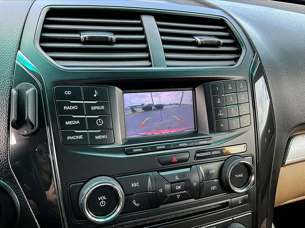 Used 2016 Red Ford Base image 14