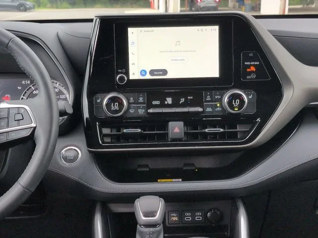 Used 2023 Red Toyota XLE image 18