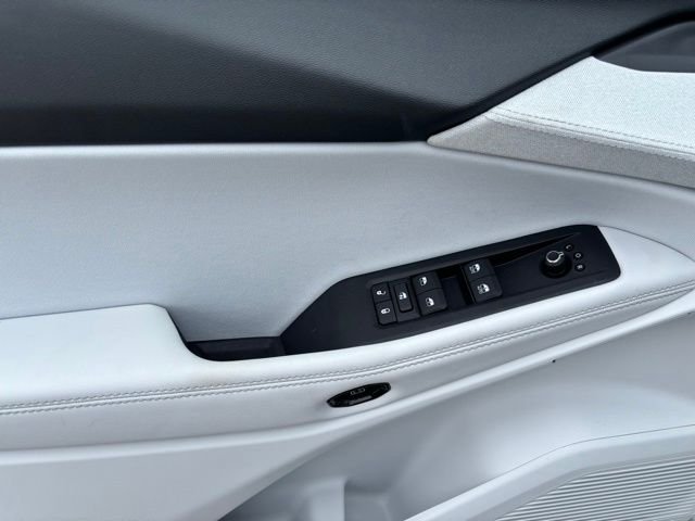 New 2026 Bright White Clear-Coat Exterior Paint Jeep Laredo image 10
