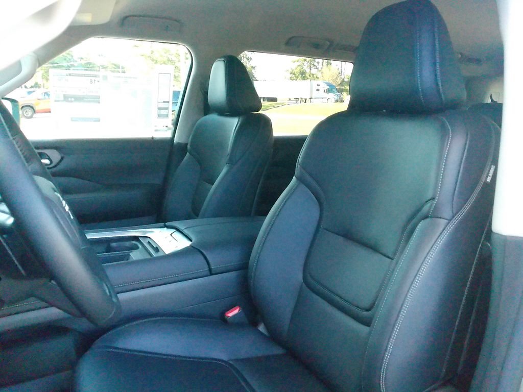 2026 Nissan Armada SV - Photo 13
