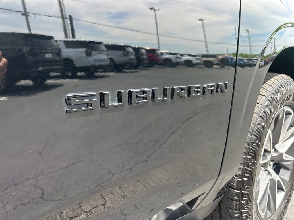 Used 2024 Black Chevrolet Z71 image 14