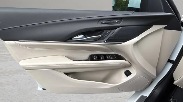 Used 2022 Summit White Cadillac Premium Luxury image 17
