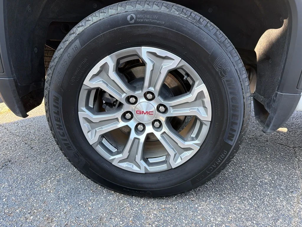 Used 2025 White GMC SLT image 13