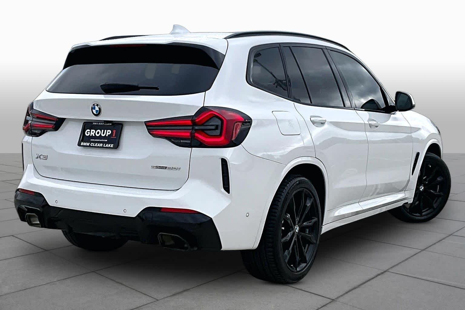 Used 2024 Alpine White BMW sDrive30i image 12
