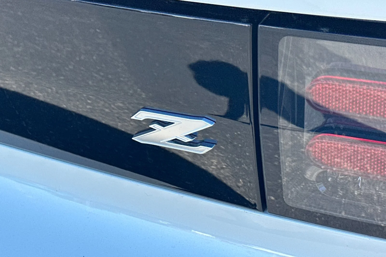 New 2026 Pearl White TriCoat / Super Black Two-tone Nissan Sport image 24