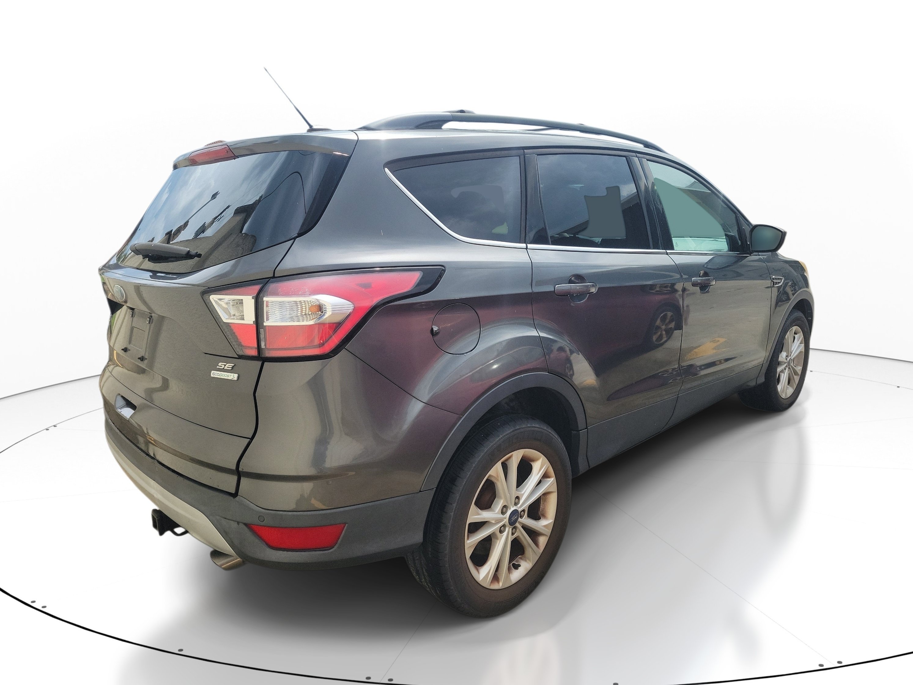 Used 2017 Magnetic Ford SE image 6
