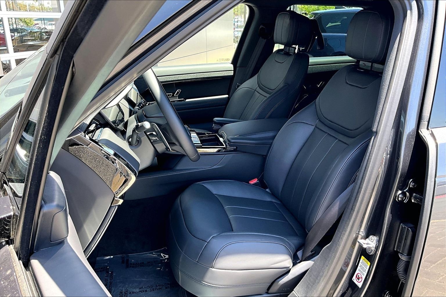 New 2026 Carpathian Grey Land Rover Dynamic SE image 9