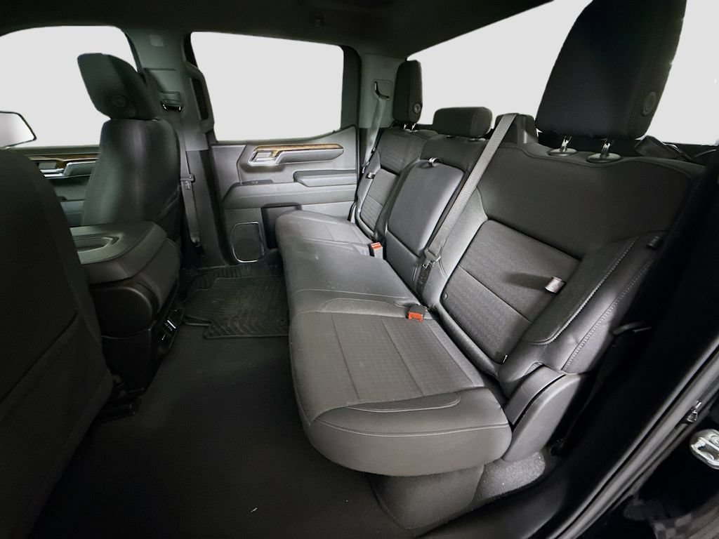 Used 2024 Onyx Black GMC Elevation image 23