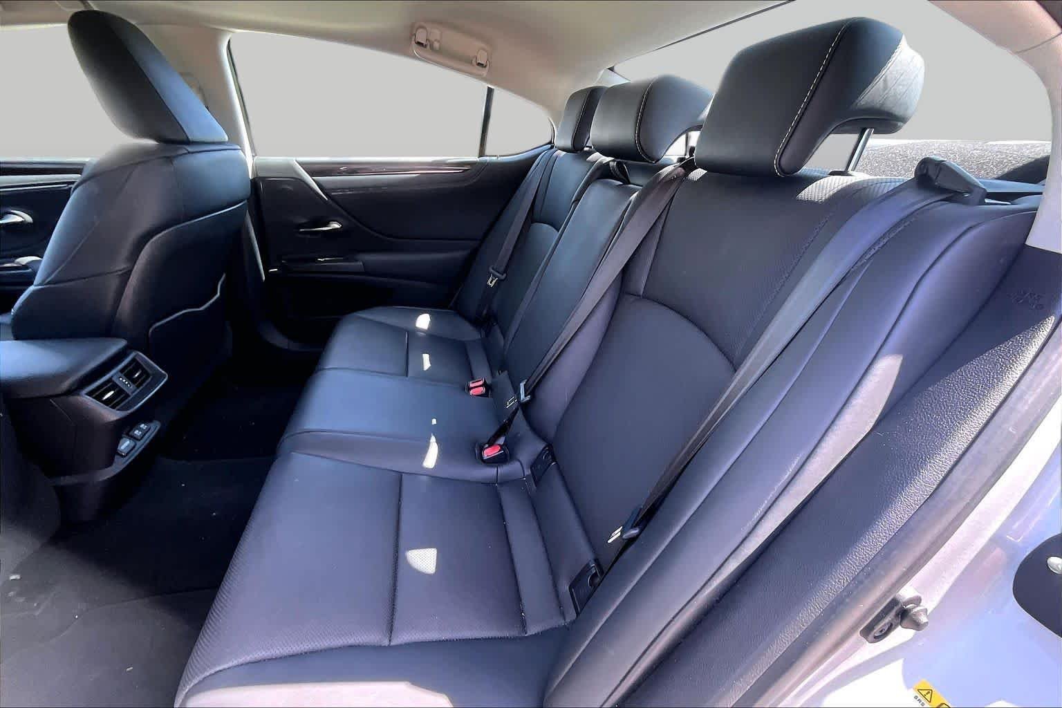 Used 2019 Silver Lining Metallic Lexus  image 21