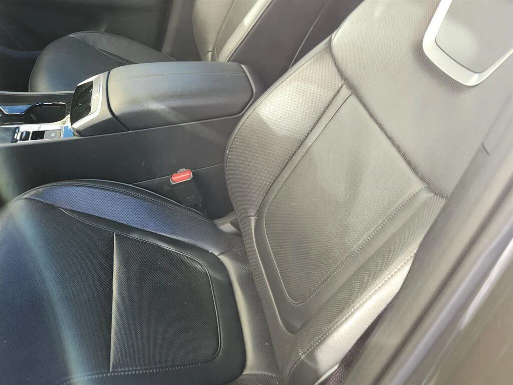 Used 2025 Rockwood Green Hyundai Limited image 10