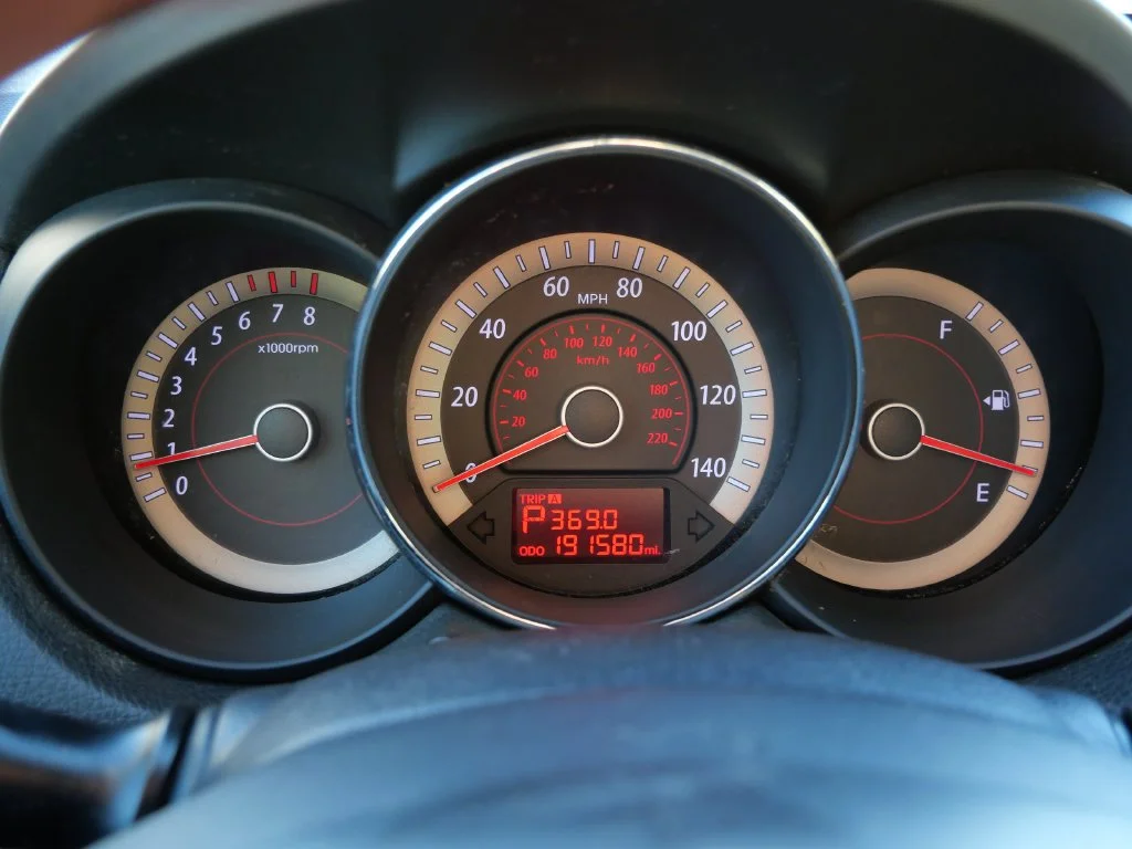 Used 2013 Silver Kia EX image 26