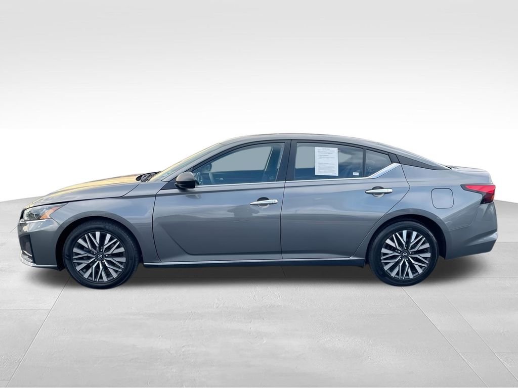 Used 2024 Gray Nissan 2.5 SV image 5