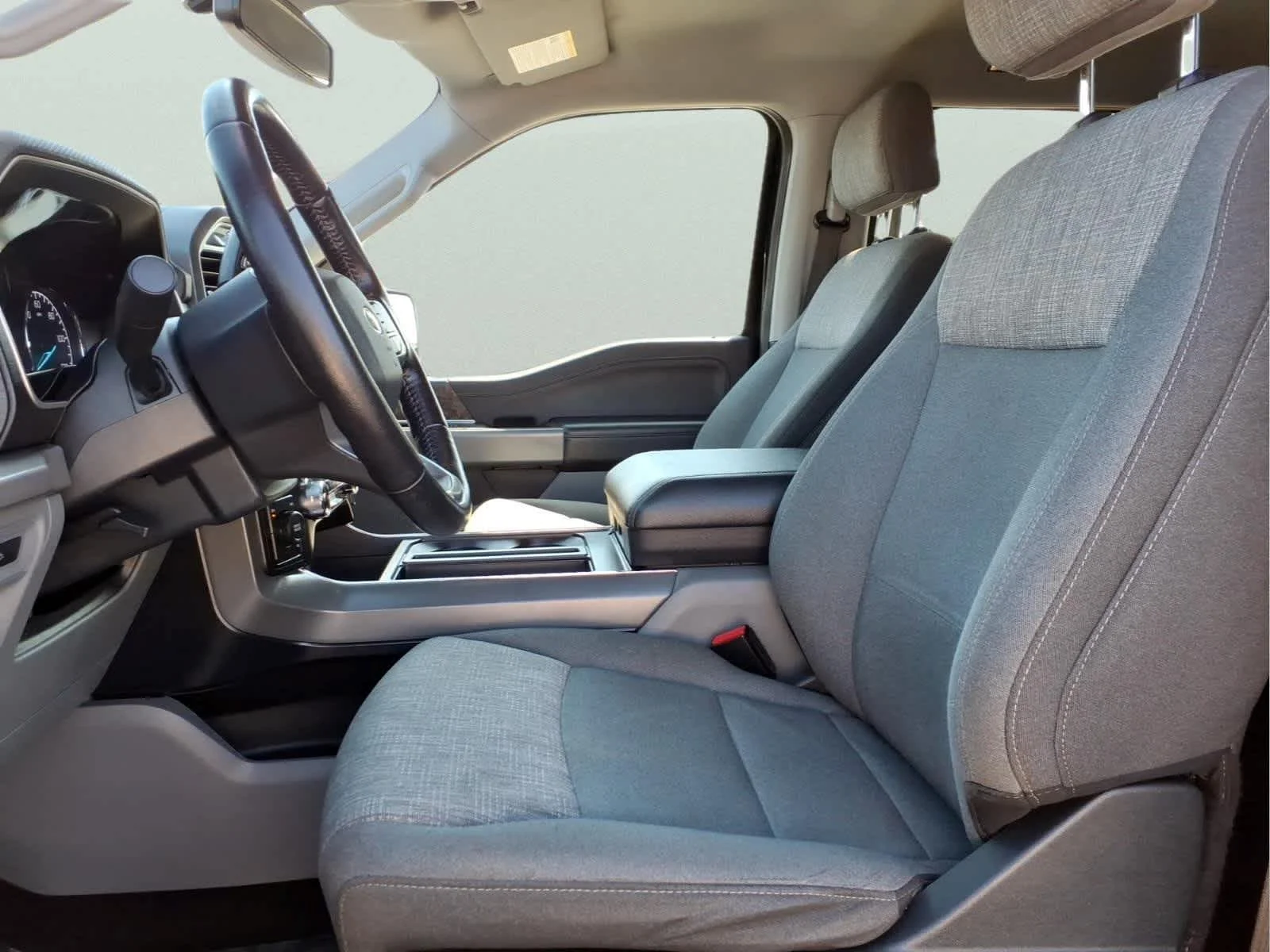 Used 2021 Antimatter Blue Ford XLT image 15