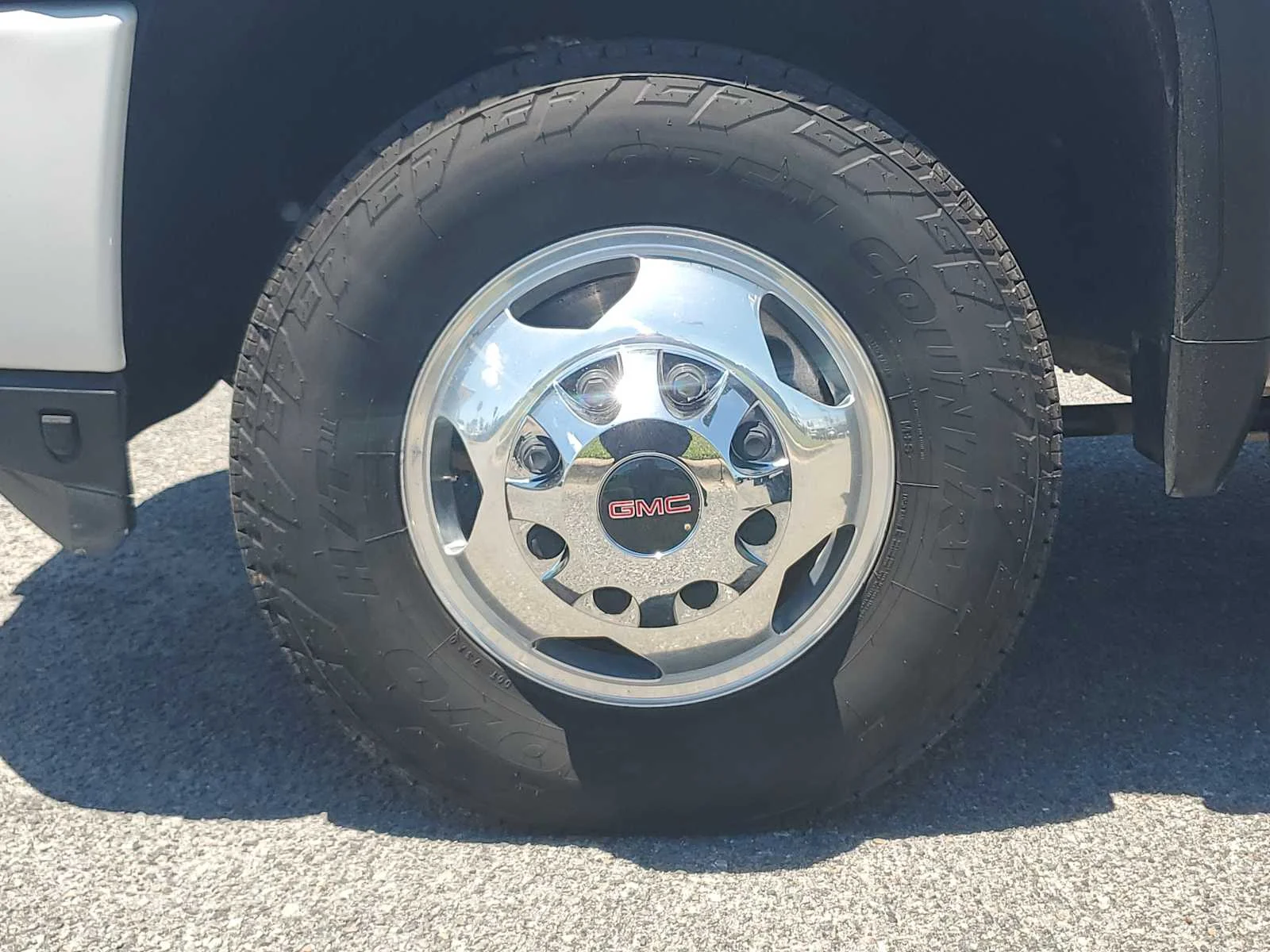 Used 2021 WHITE FROST TRICOAT GMC Denali image 10