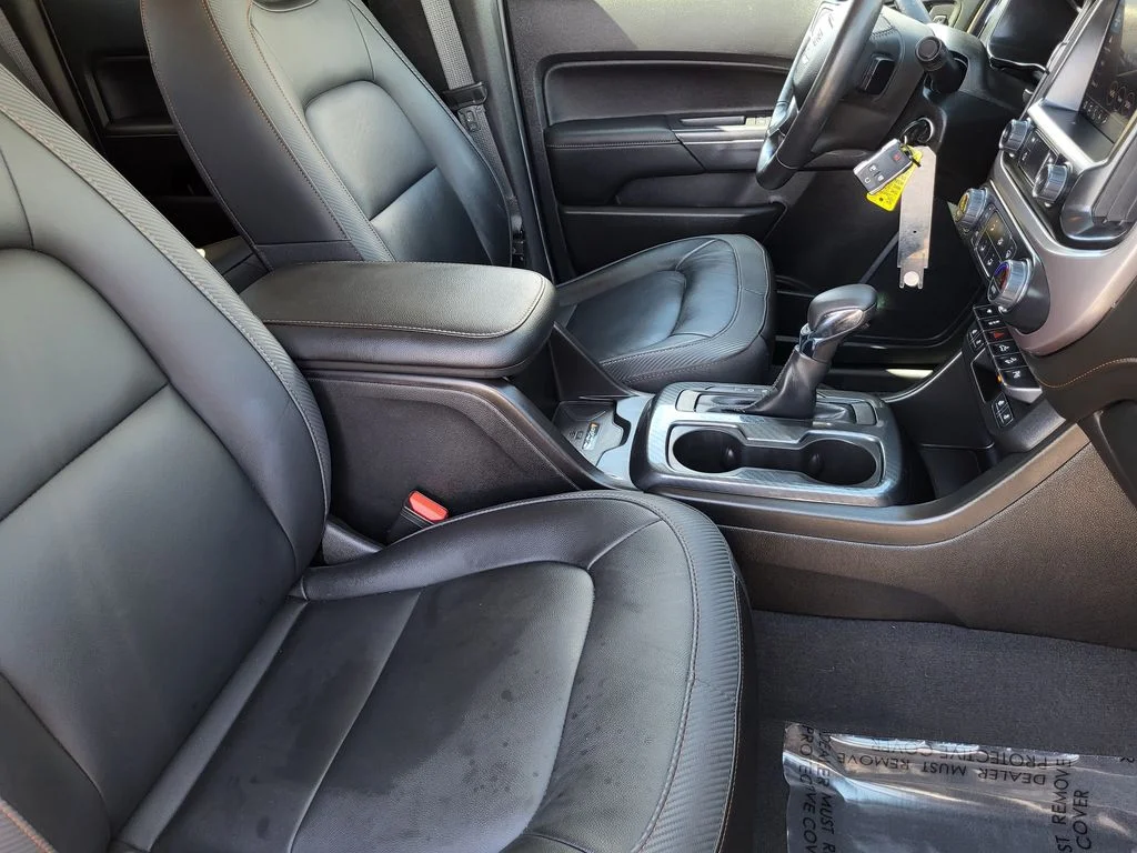 Used 2022 Onyx Black GMC AT4 - Leather image 11