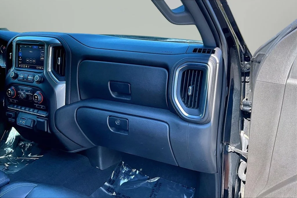 Used 2020 Black Chevrolet LT image 31