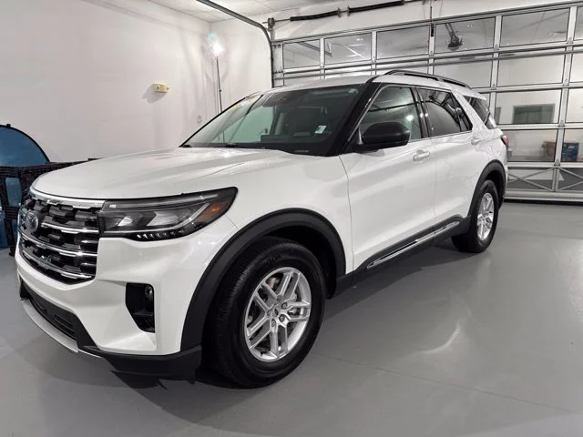 Used 2025 White Ford Active image 3
