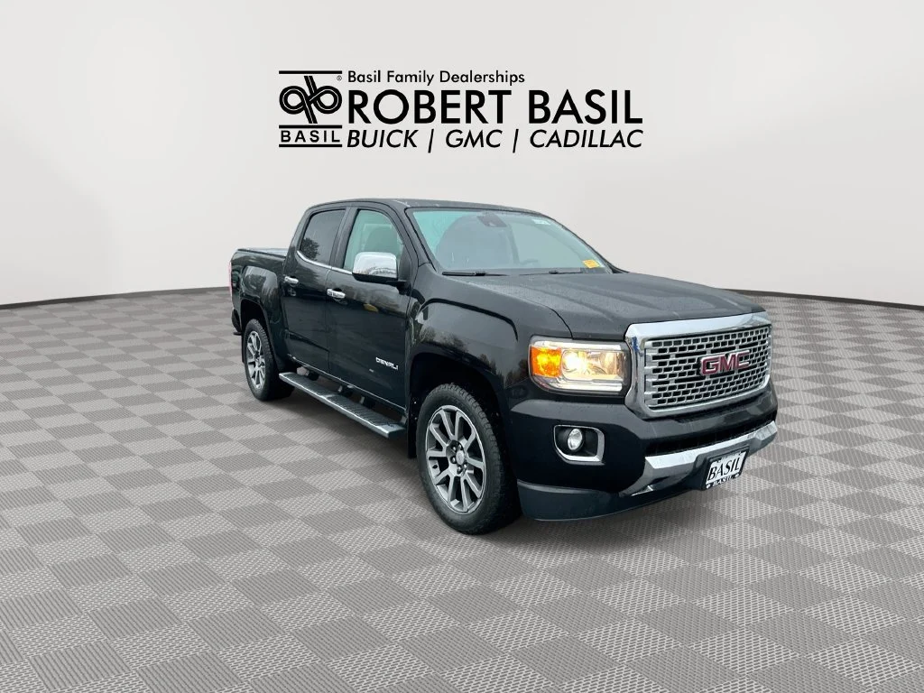 Used 2018 ONYX BLACK GMC 4WD Denali image 2