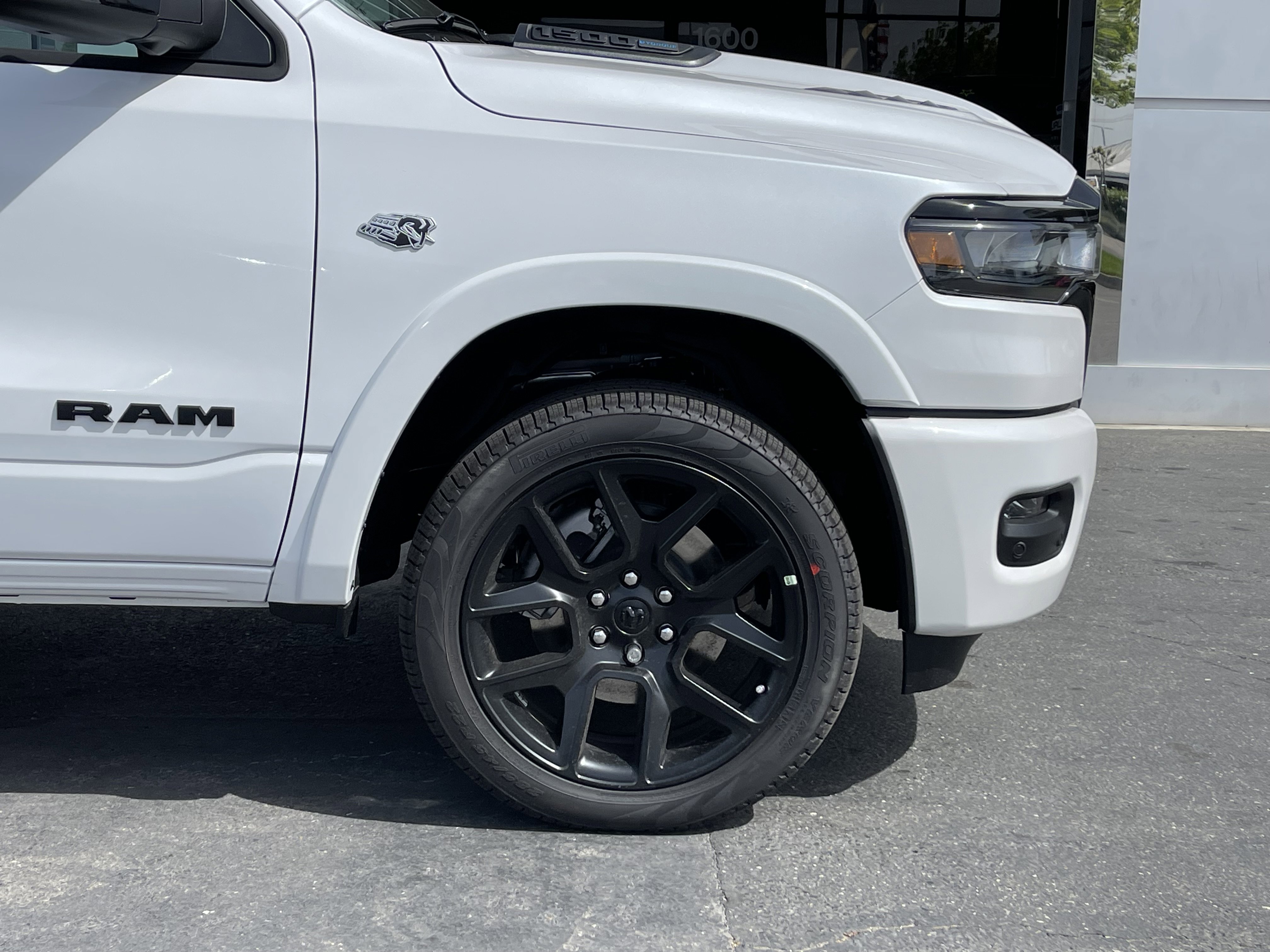 New 2026 Ivory White Tri-Coat Pearl-Coat Exterior Paint RAM Laramie image 7