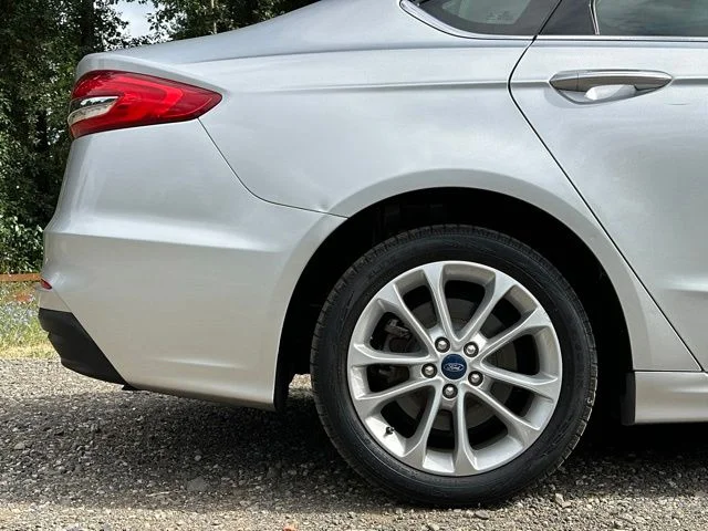 Used 2019 Ingot Silver Ford SE image 30