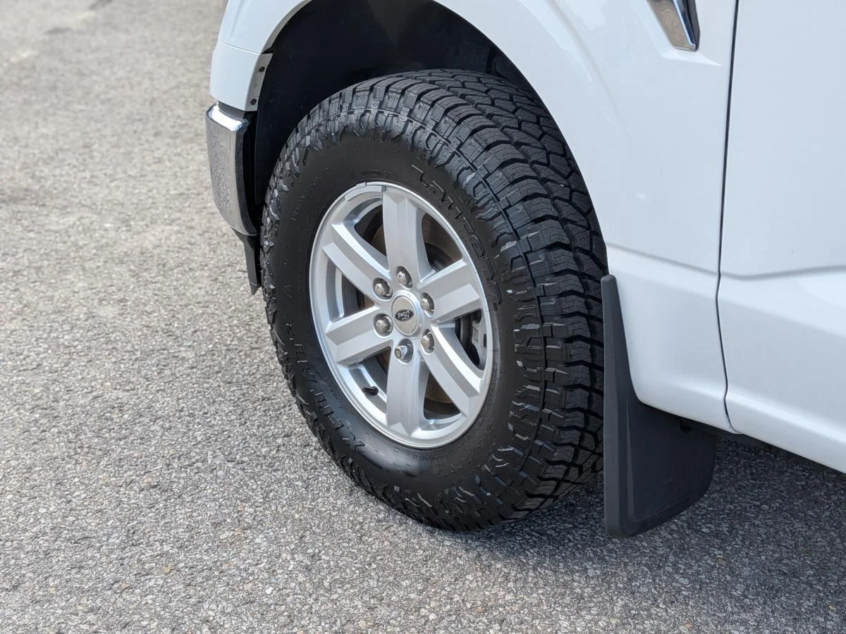 Used 2023 White Ford Xlt 4wd Supercrew image 10