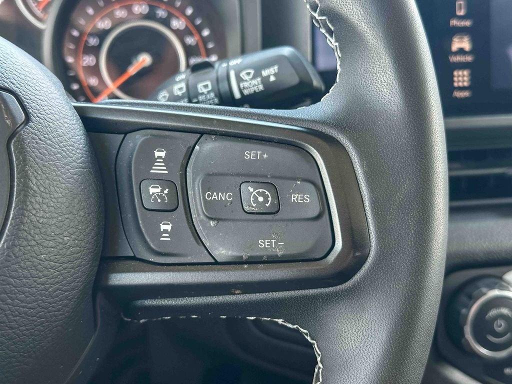 Used 2025 Green Jeep Sport S image 27