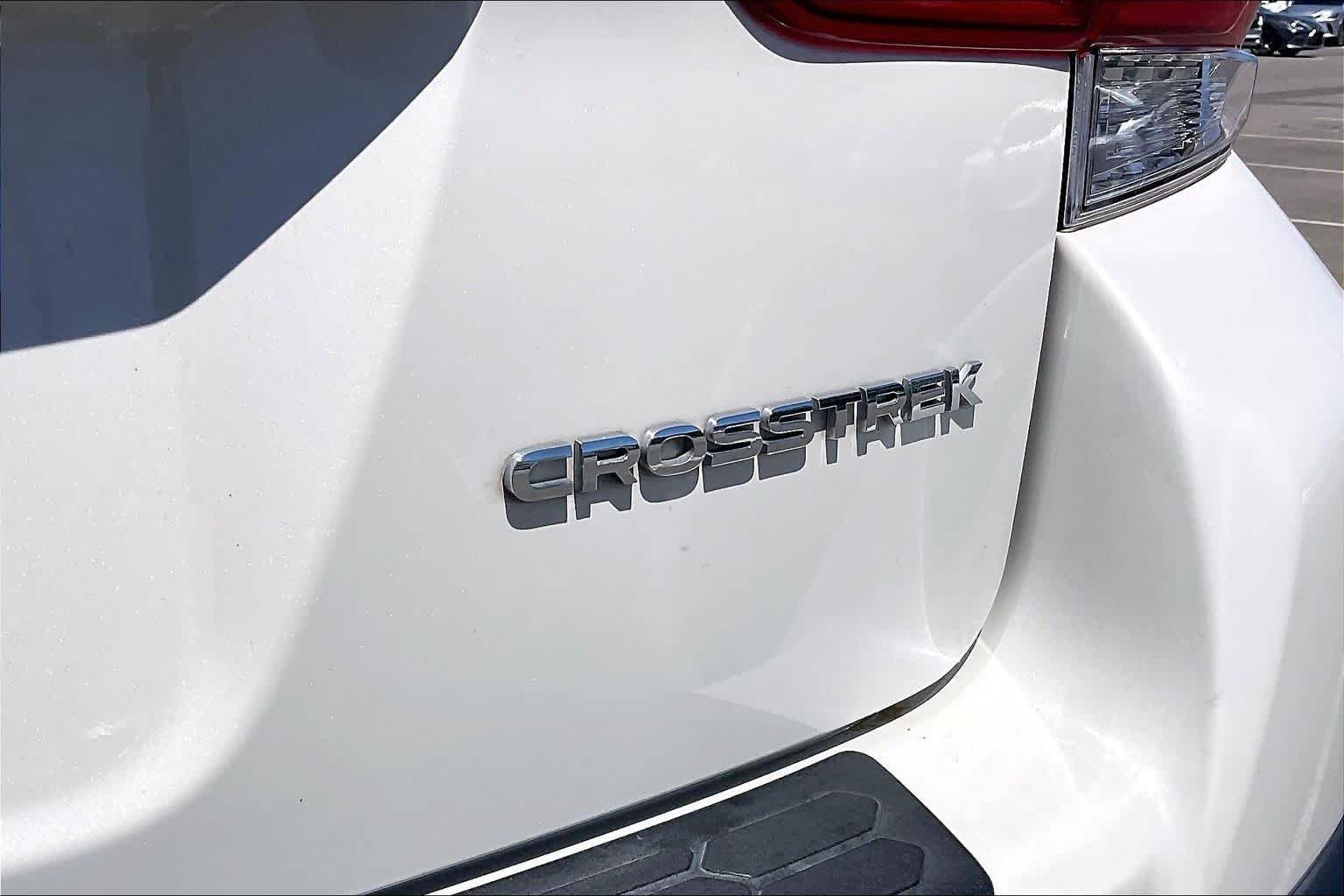 Used 2019 Crystal White Pearl Subaru Limited image 29