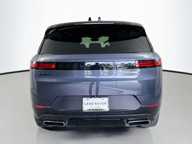 Used 2024 Blue Land Rover SE image 6