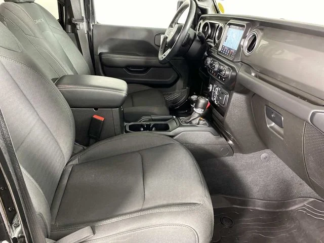 Used 2022 Black Jeep Unlimited Sahara image 11