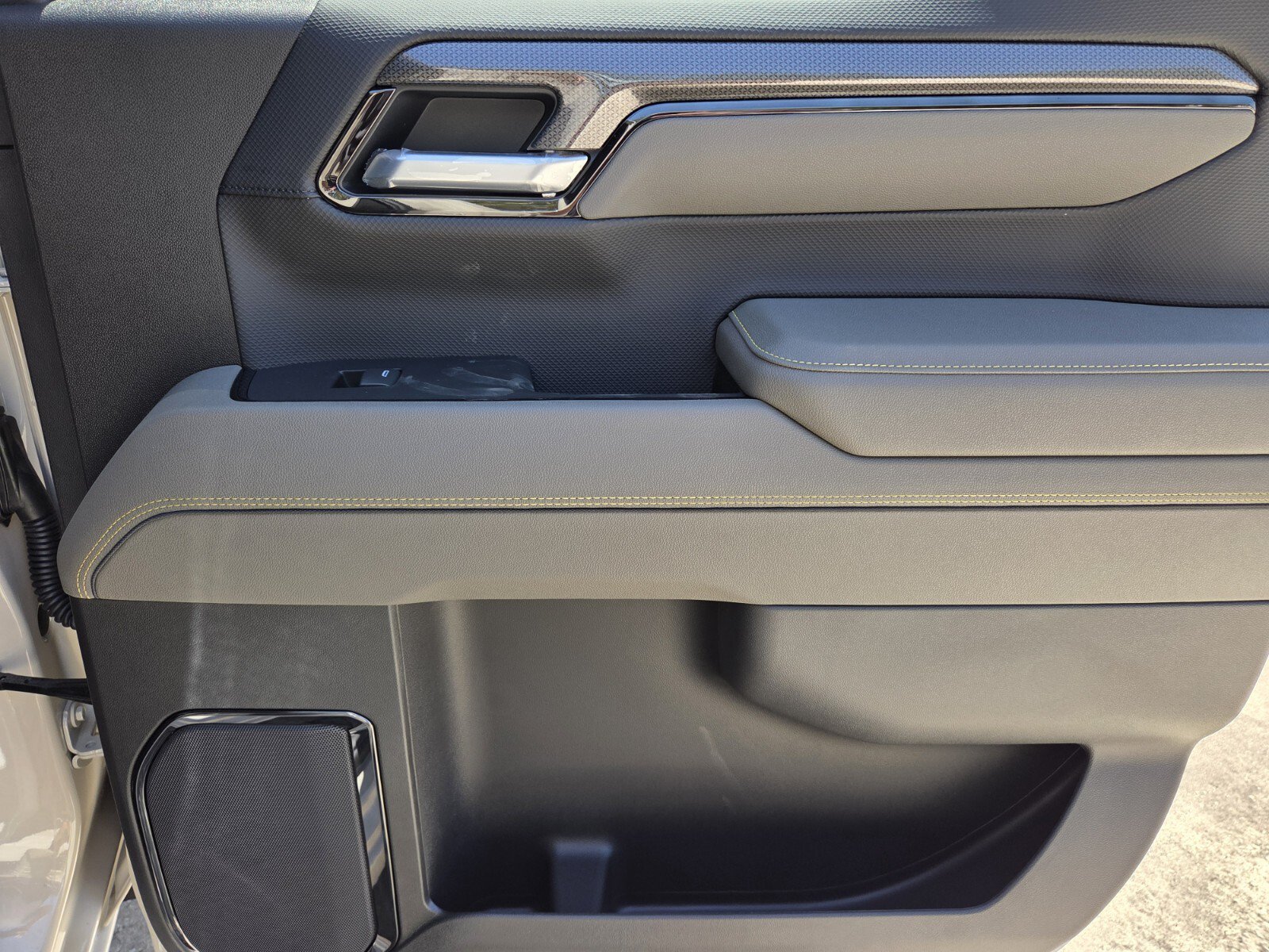 2026 Chevrolet Silverado 1500 ZR2 - Photo 18