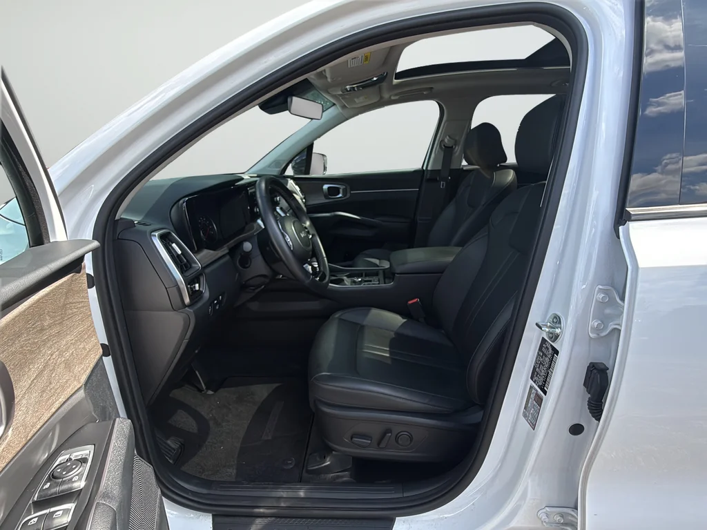 Used 2023 White Kia X-Line EX image 10