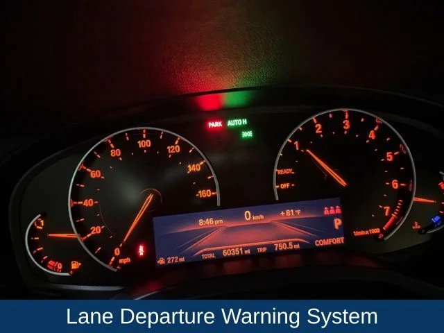 Used 2019 Black BMW sDrive30i image 11