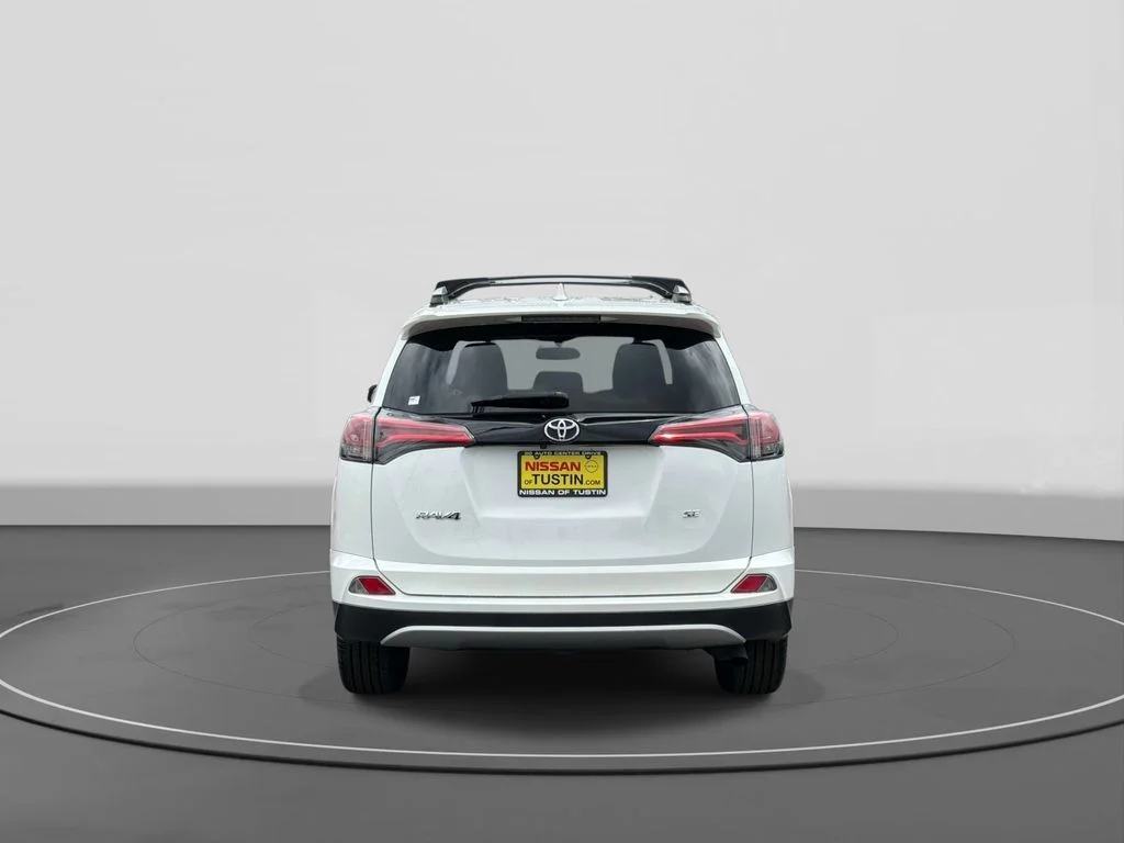 Used 2016 SUPER WHITE Toyota SE image 4