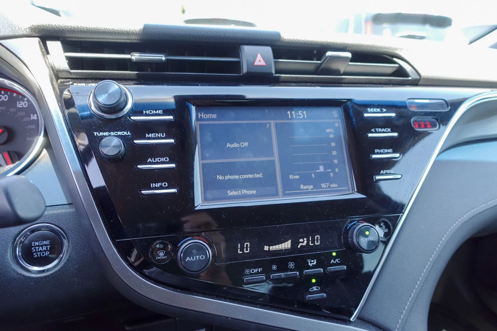 Used 2018 Wind Chill Pearl Toyota XSE image 21