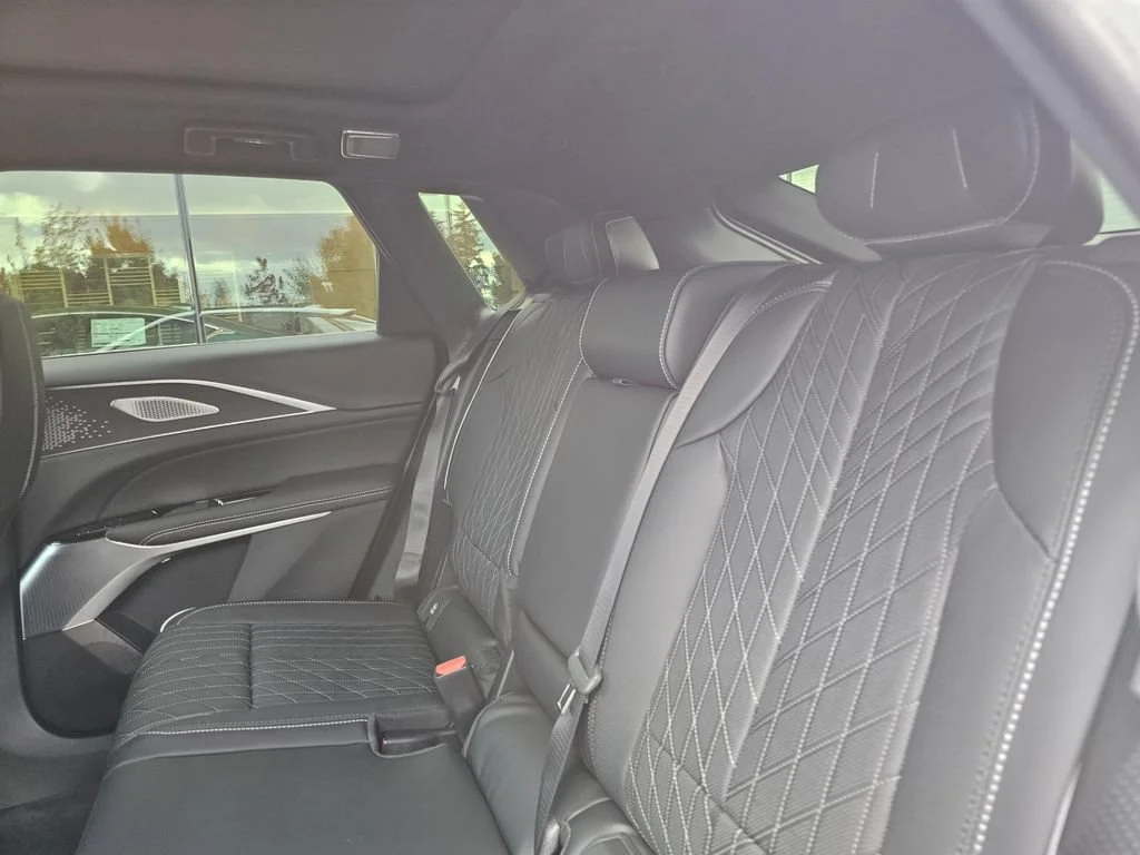 New 2027 Vibrant White Tricoat Cadillac Signature Sport image 21