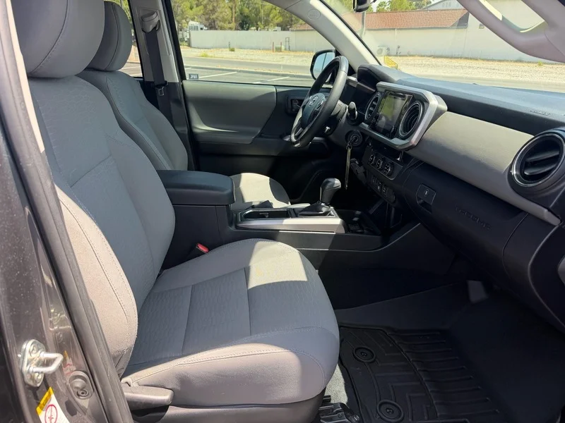Used 2018 Magnetic Gray Met Toyota SR5 image 19