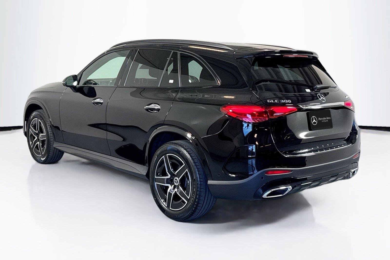 New 2026 Black Mercedes-Benz GLC 300 image 7