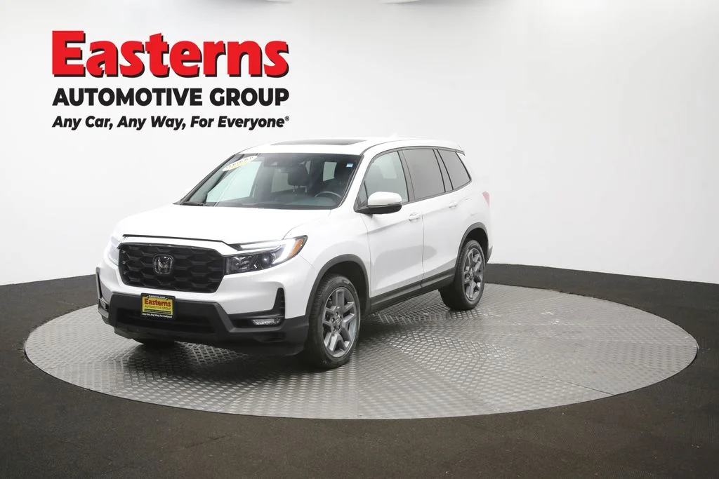 Used 2023 White Honda EX-L image 57