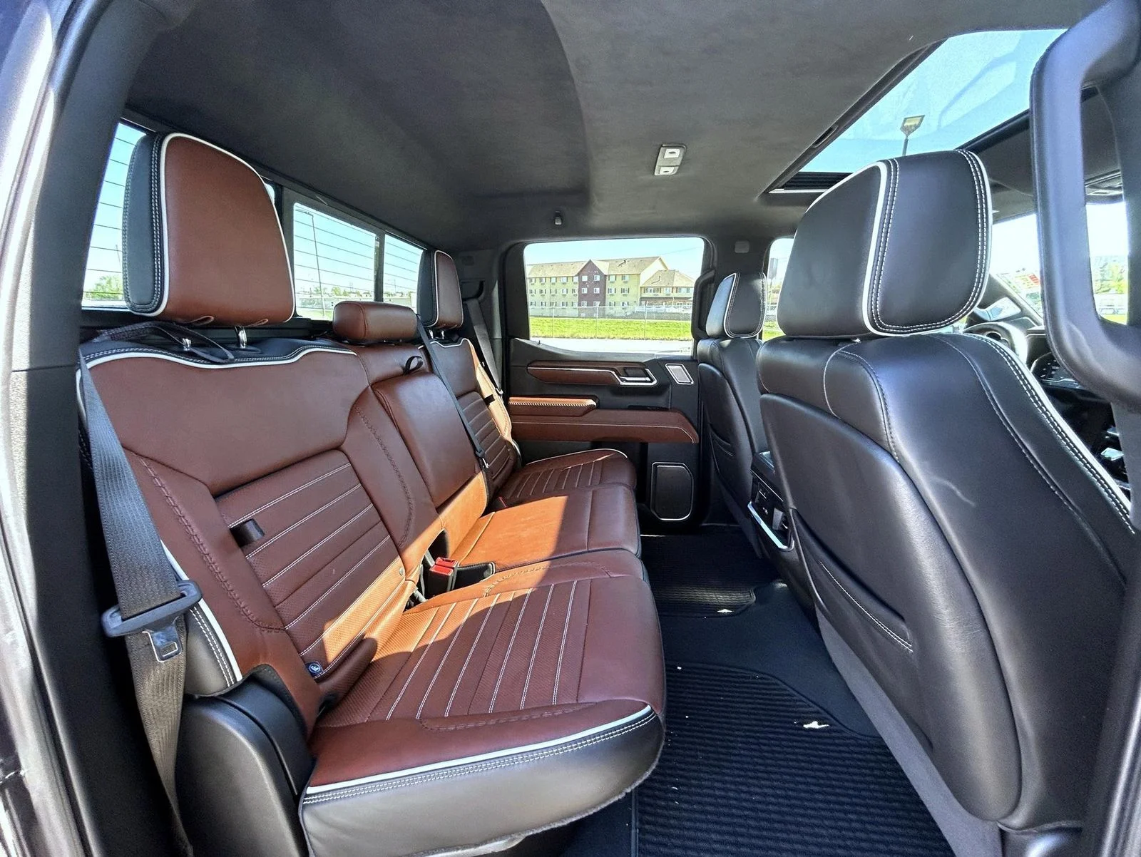 Used 2024 Silver GMC Denali Ultimate image 18