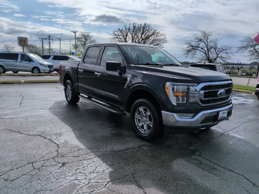 Used 2021 Blue Ford XLT image 4