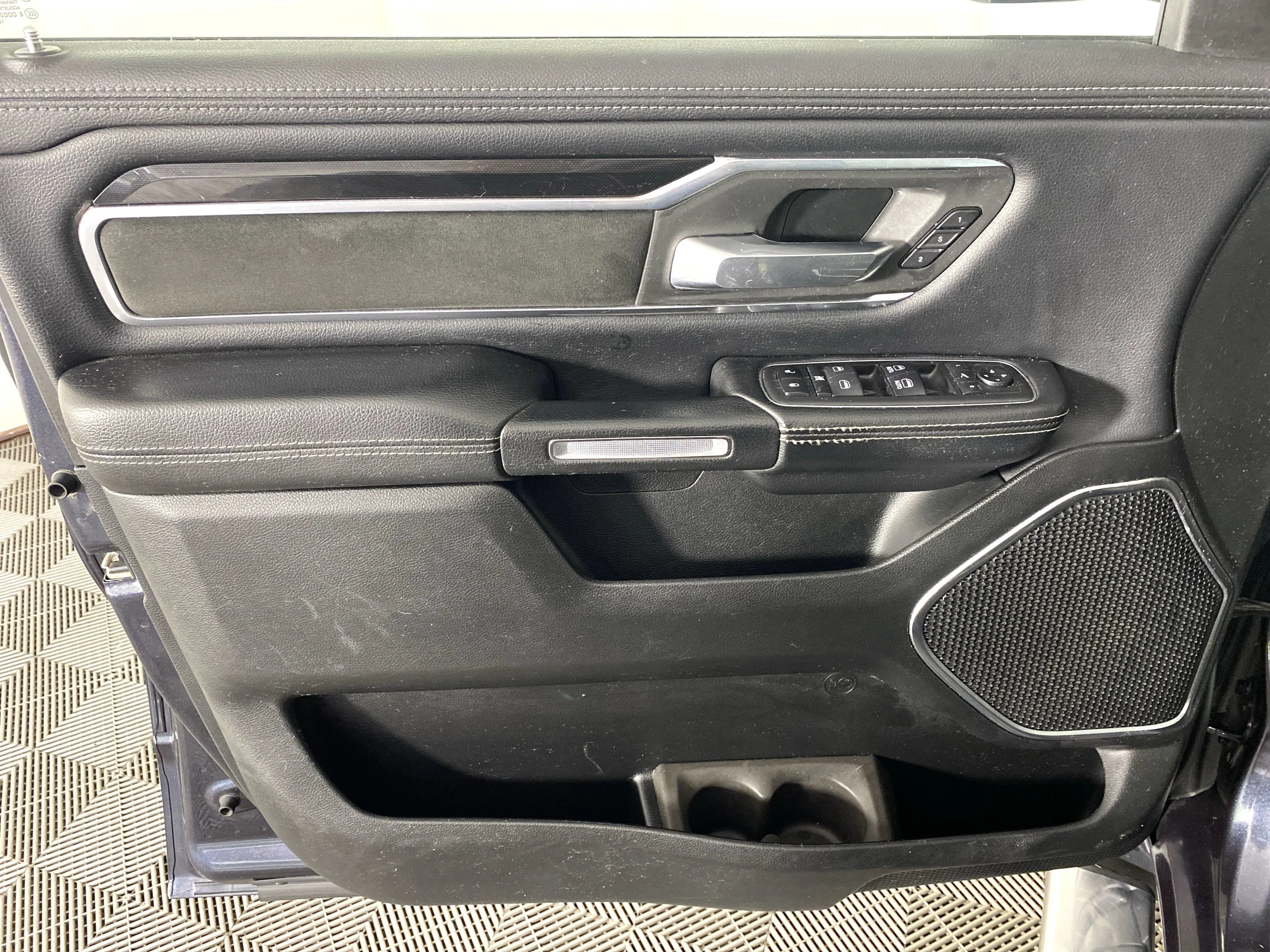 Used 2019 Maximum Steel Metallic Clearcoat Ram Laramie image 13